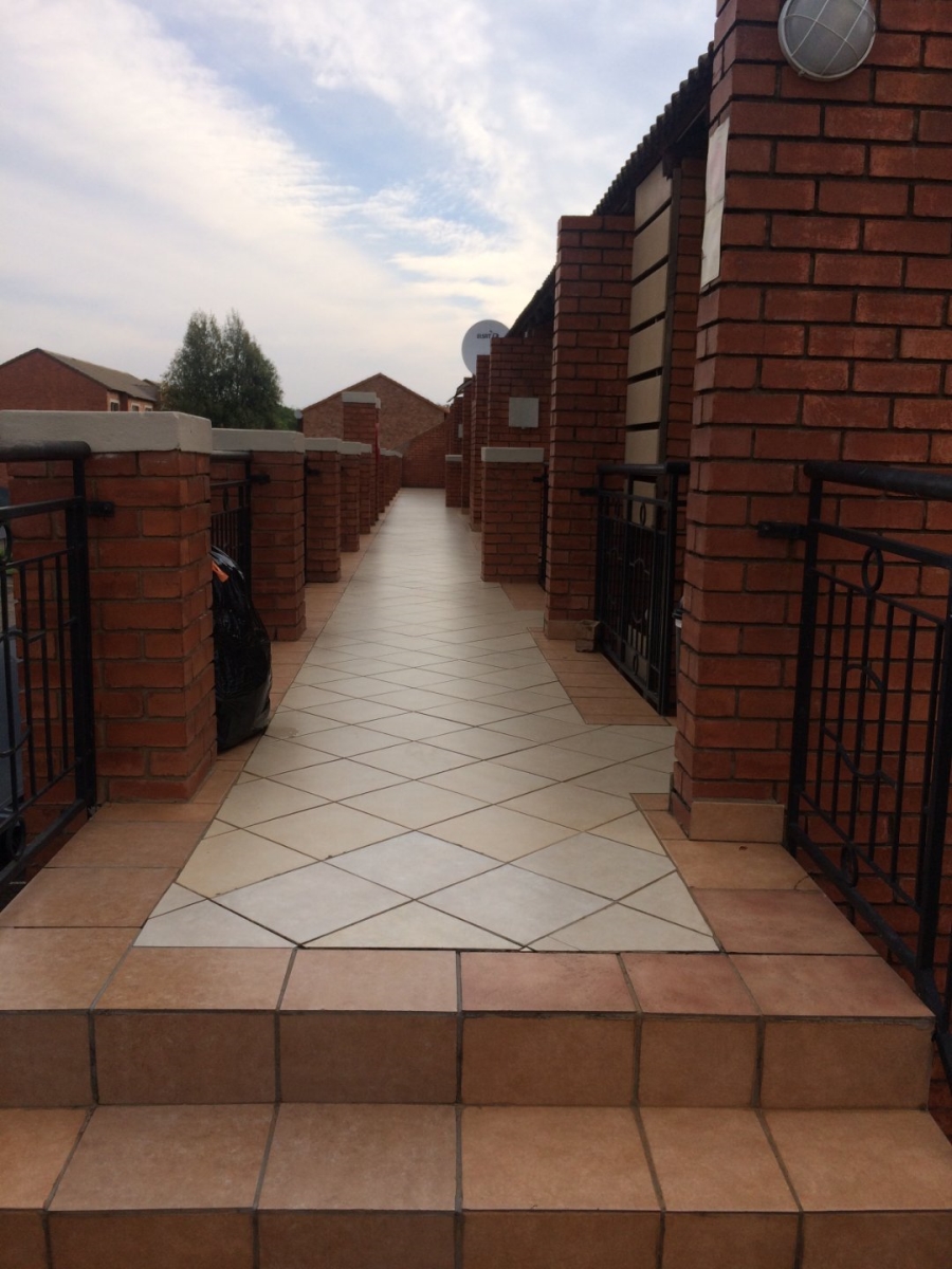 1 Bedroom Property for Sale in Sagewood Gauteng
