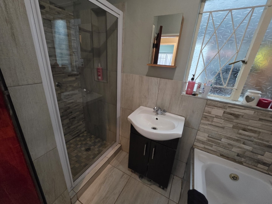 5 Bedroom Property for Sale in Sinoville Gauteng