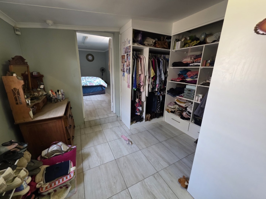 5 Bedroom Property for Sale in Sinoville Gauteng