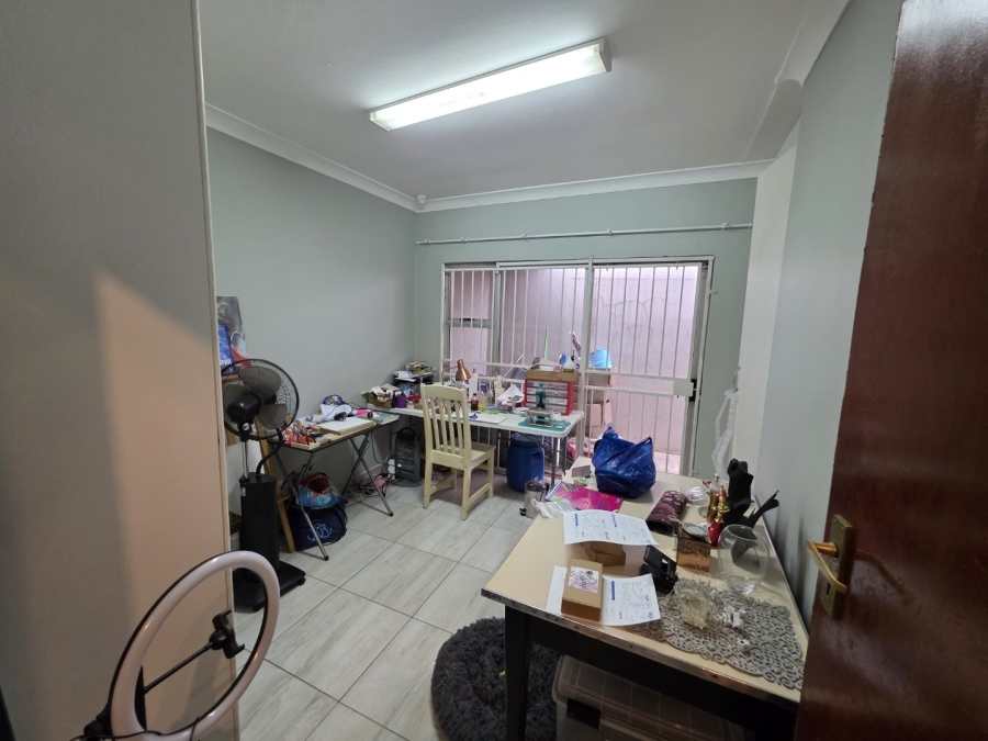5 Bedroom Property for Sale in Sinoville Gauteng