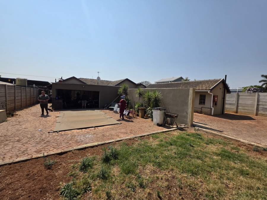 5 Bedroom Property for Sale in Sinoville Gauteng