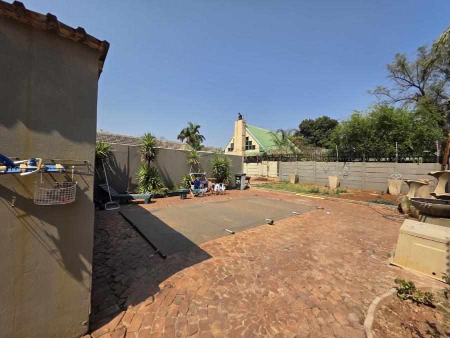 5 Bedroom Property for Sale in Sinoville Gauteng