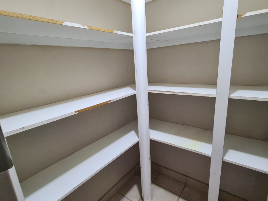 4 Bedroom Property for Sale in Wapadrand Gauteng