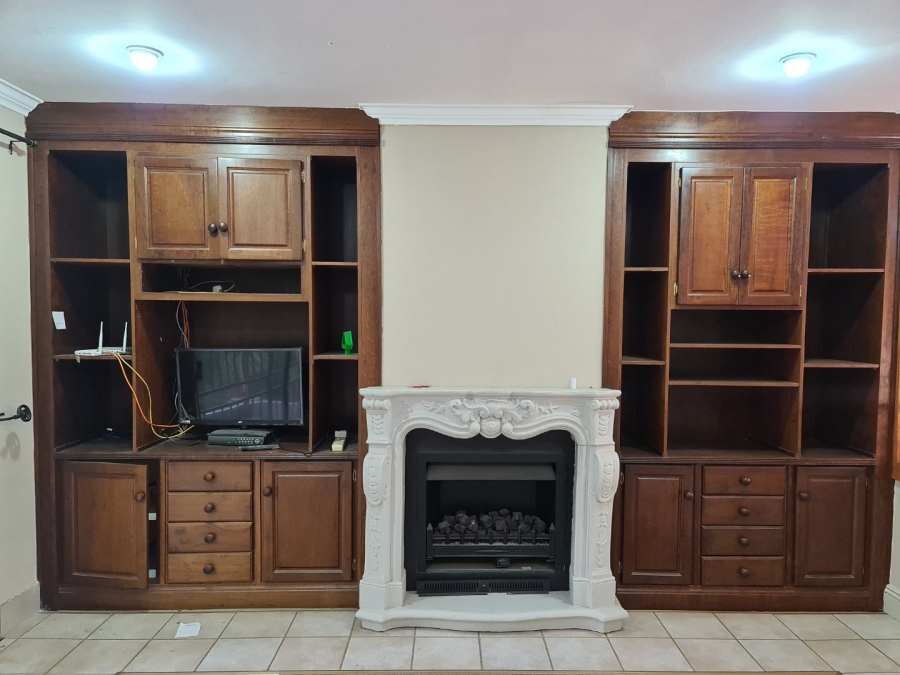 4 Bedroom Property for Sale in Wapadrand Gauteng