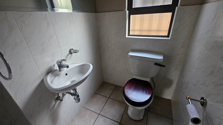 4 Bedroom Property for Sale in Wapadrand Gauteng
