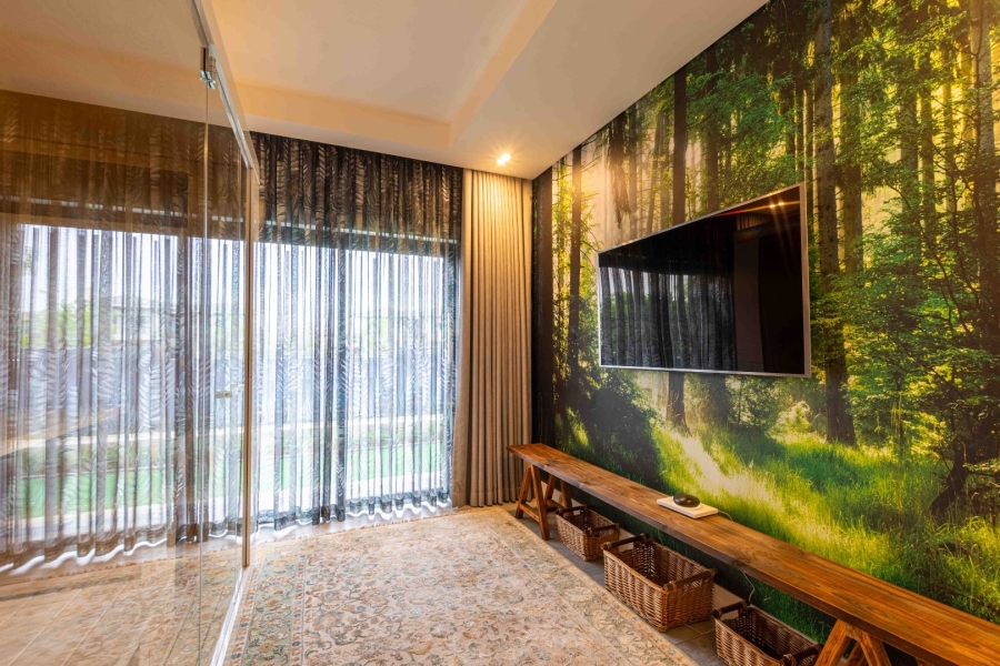 5 Bedroom Property for Sale in Lombardy Gauteng
