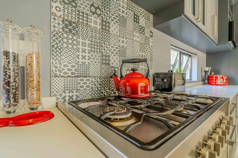 5 Bedroom Property for Sale in Lombardy Gauteng