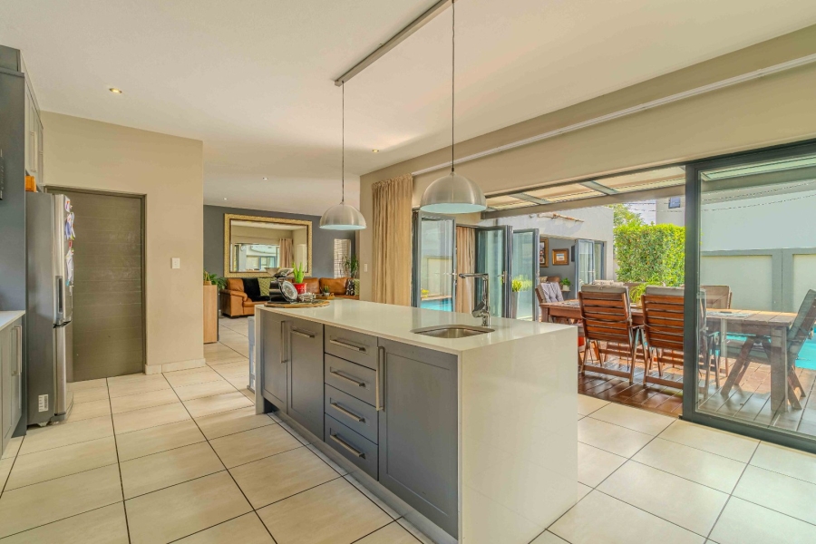 5 Bedroom Property for Sale in Lombardy Gauteng