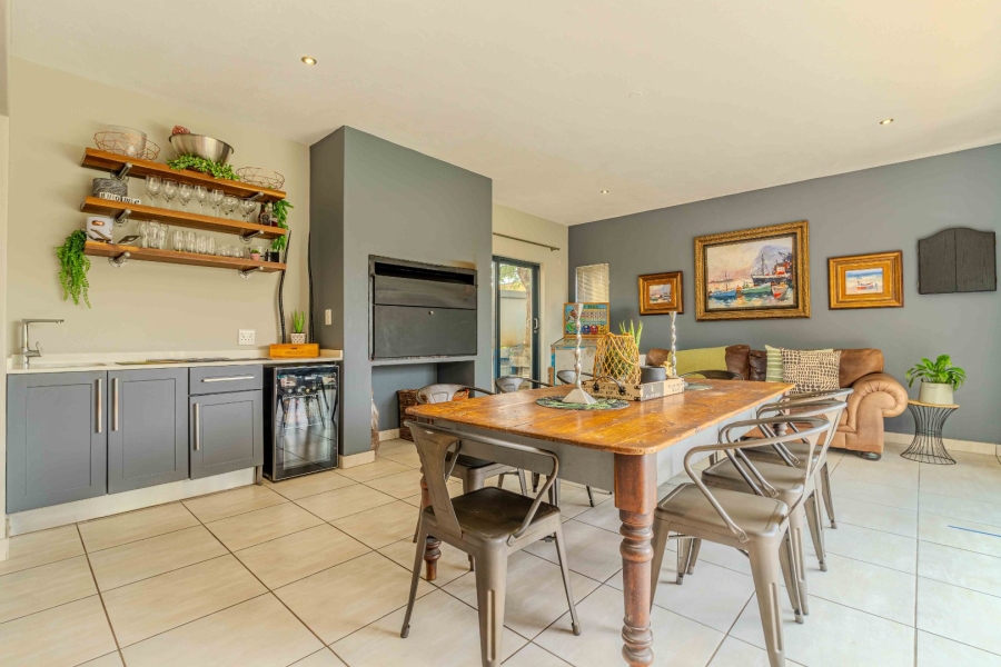 5 Bedroom Property for Sale in Lombardy Gauteng