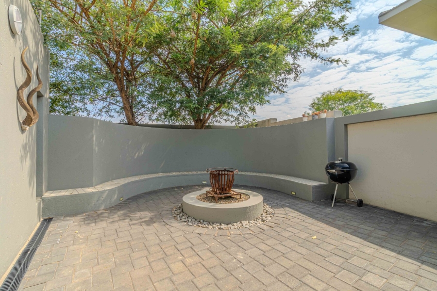 5 Bedroom Property for Sale in Lombardy Gauteng