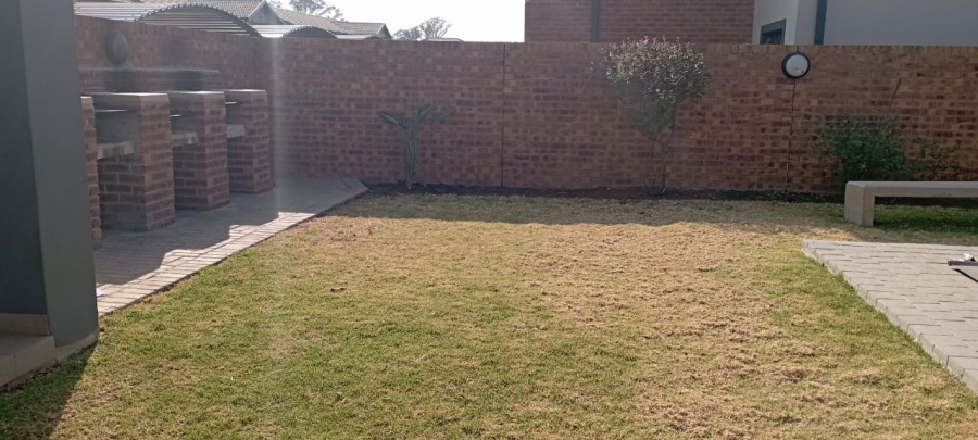 To Let  Bedroom Property for Rent in Willow Park Manor Gauteng