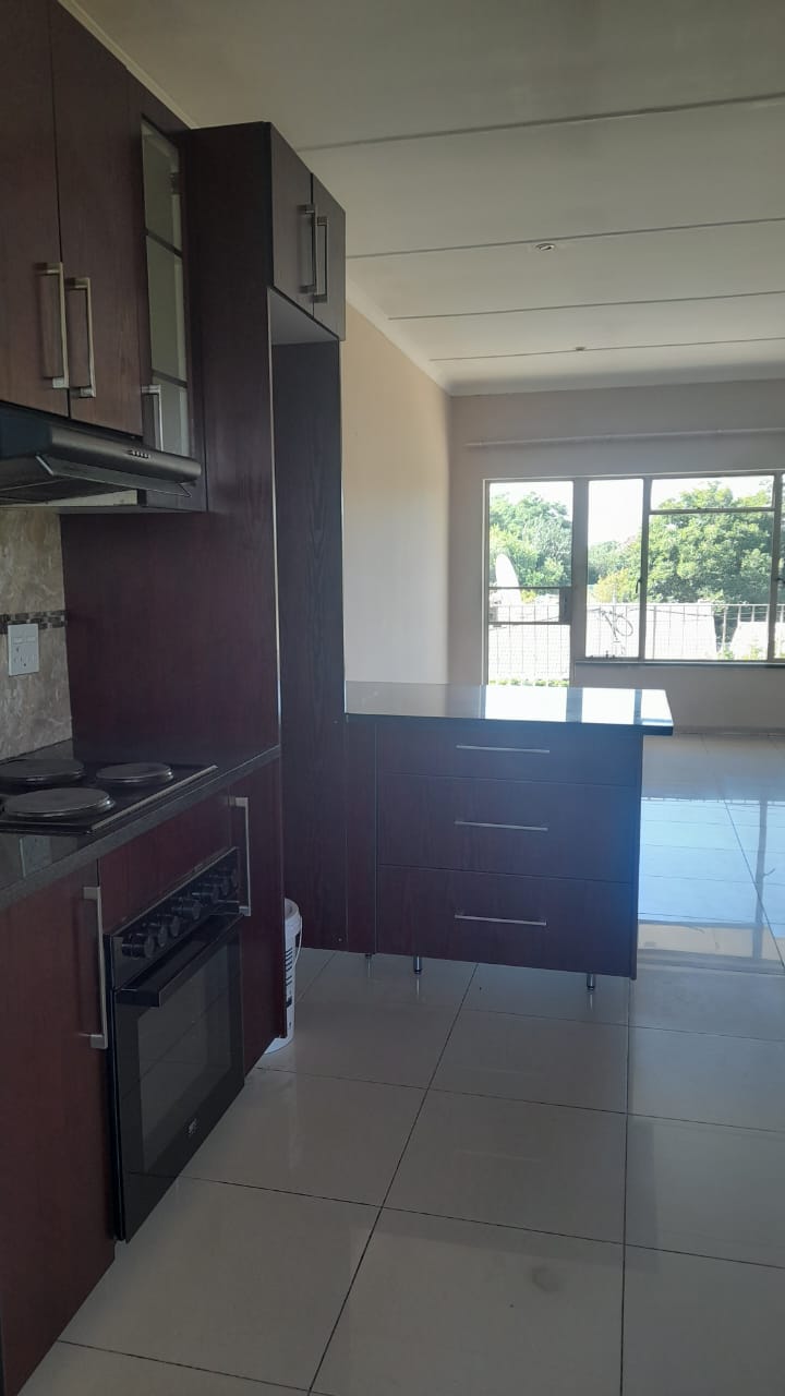 To Let 2 Bedroom Property for Rent in Lombardy East Gauteng