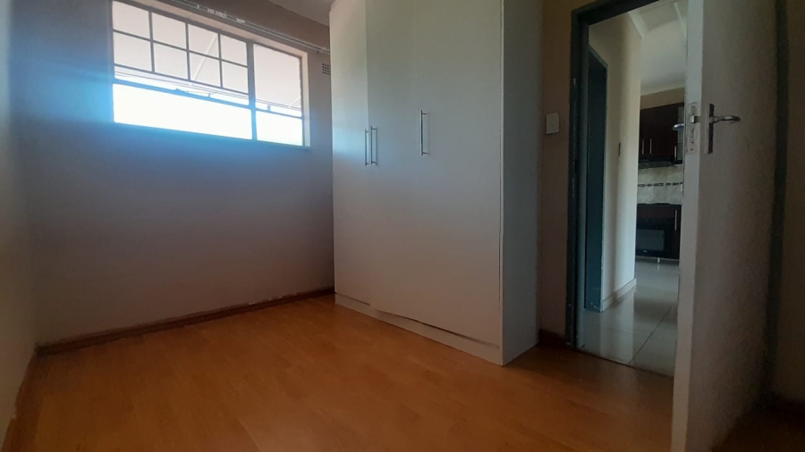 To Let 2 Bedroom Property for Rent in Lombardy East Gauteng