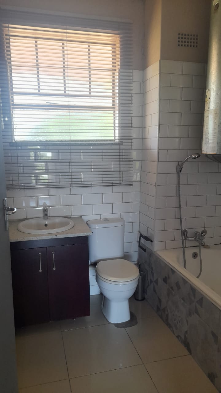 To Let 2 Bedroom Property for Rent in Lombardy East Gauteng
