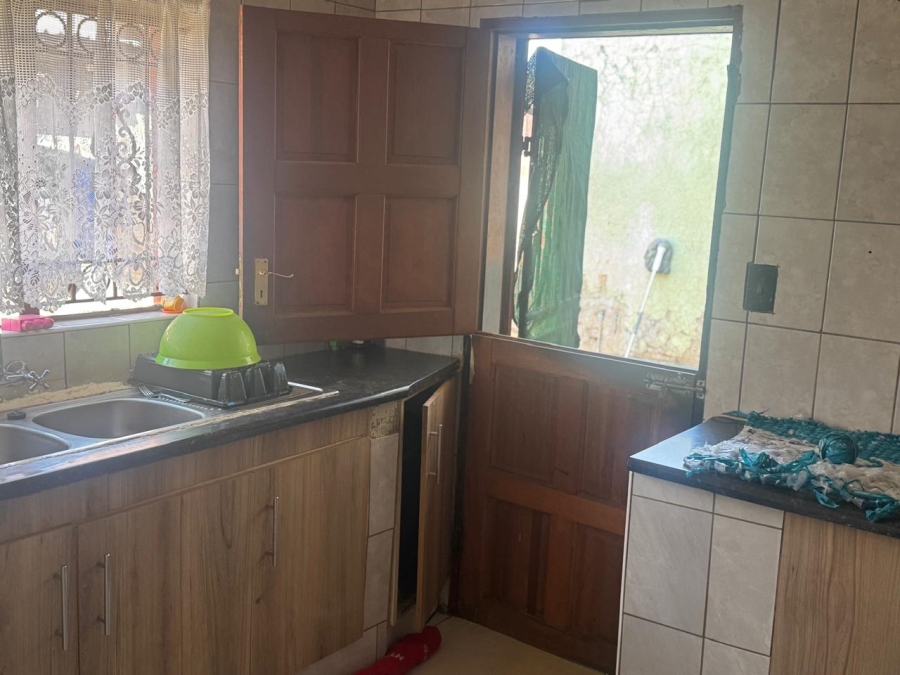 5 Bedroom Property for Sale in Eldorado Park Gauteng