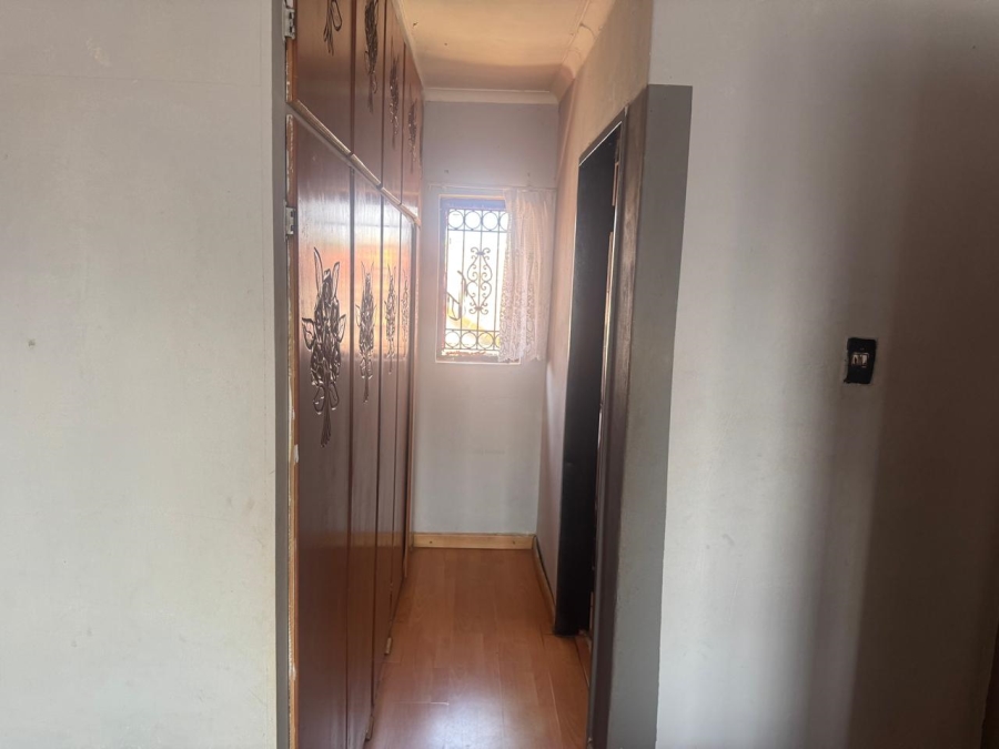 5 Bedroom Property for Sale in Eldorado Park Gauteng