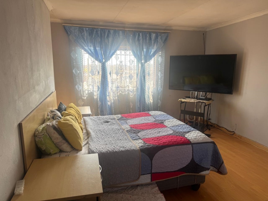 5 Bedroom Property for Sale in Eldorado Park Gauteng