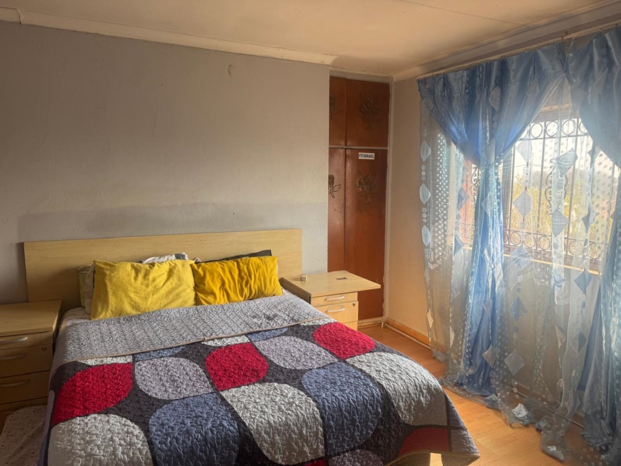 5 Bedroom Property for Sale in Eldorado Park Gauteng