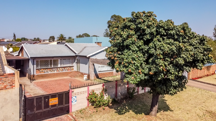 3 Bedroom Property for Sale in Roseacre Gauteng