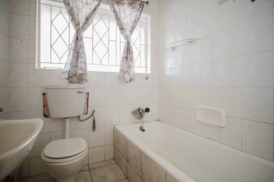 3 Bedroom Property for Sale in Roseacre Gauteng