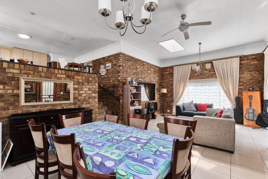 3 Bedroom Property for Sale in Maroeladal Gauteng