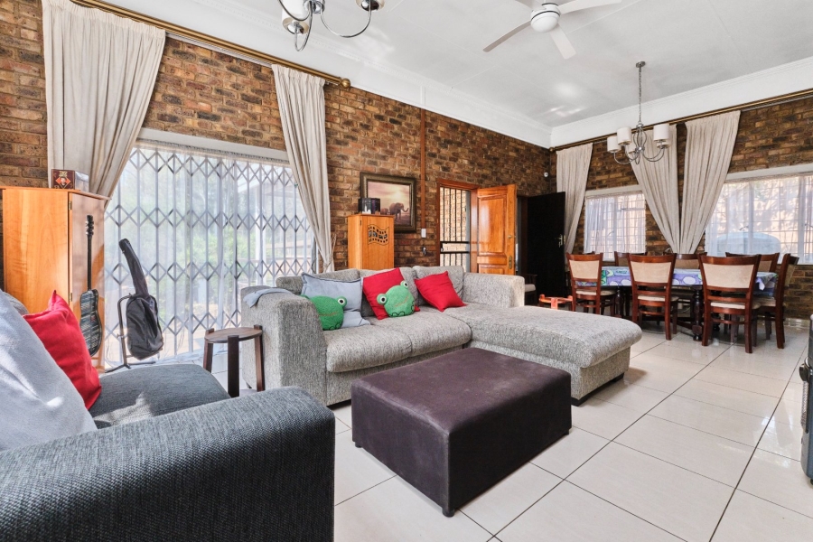3 Bedroom Property for Sale in Maroeladal Gauteng