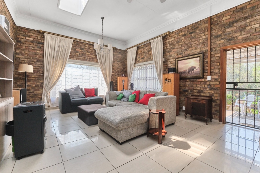 3 Bedroom Property for Sale in Maroeladal Gauteng