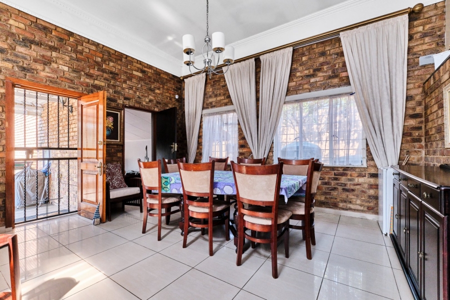 3 Bedroom Property for Sale in Maroeladal Gauteng