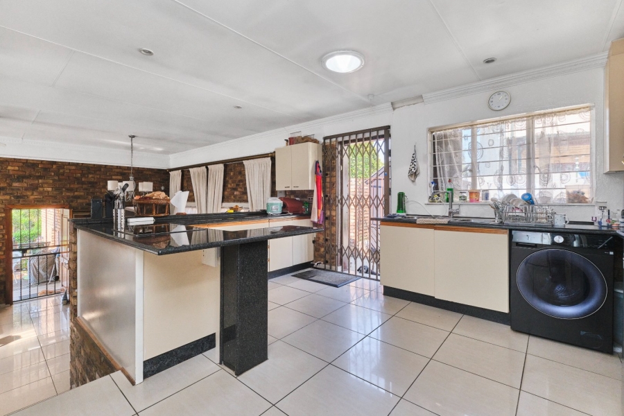3 Bedroom Property for Sale in Maroeladal Gauteng