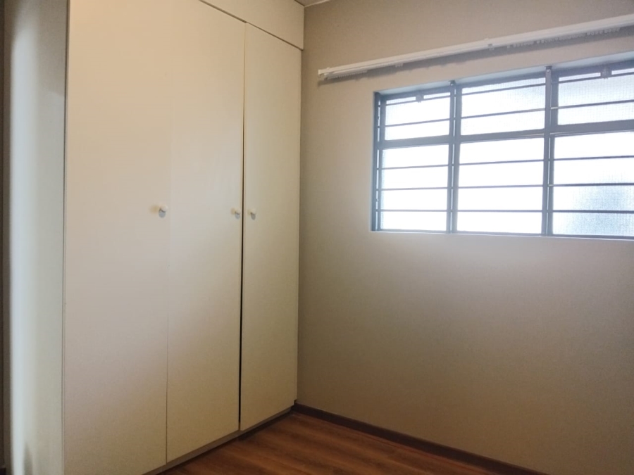 To Let  Bedroom Property for Rent in Glen Austin Gauteng