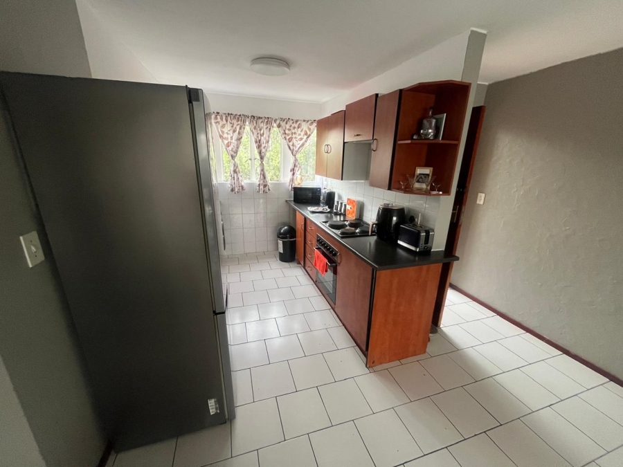 To Let 2 Bedroom Property for Rent in Ridgeway Gauteng