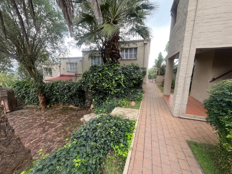 To Let 2 Bedroom Property for Rent in Ridgeway Gauteng
