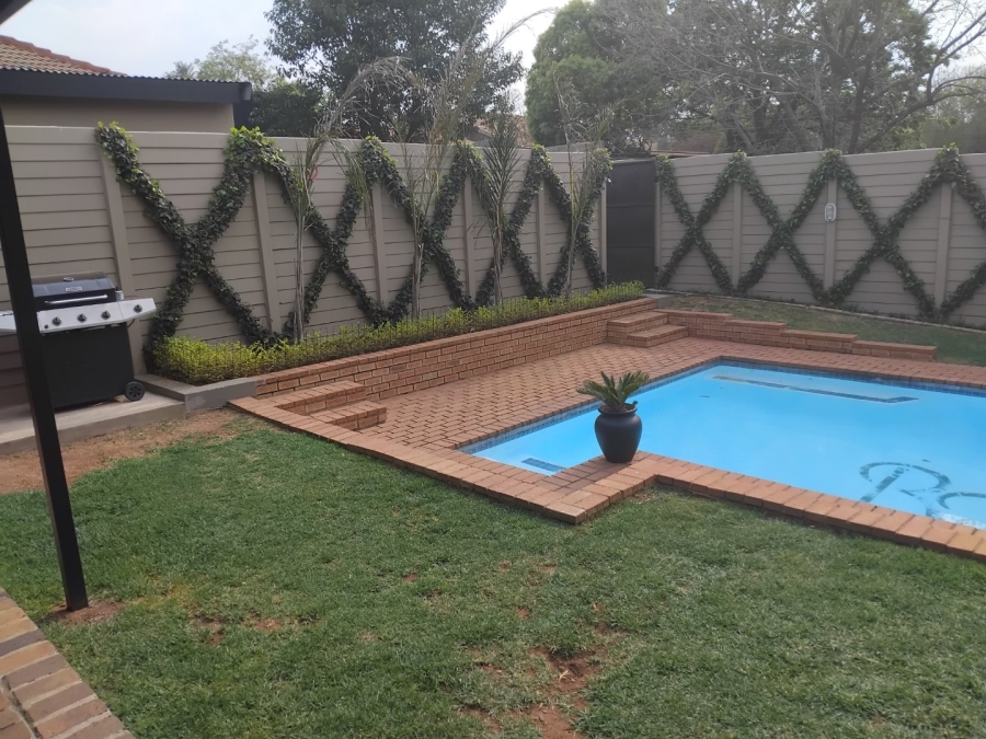 3 Bedroom Property for Sale in Dawnview Gauteng