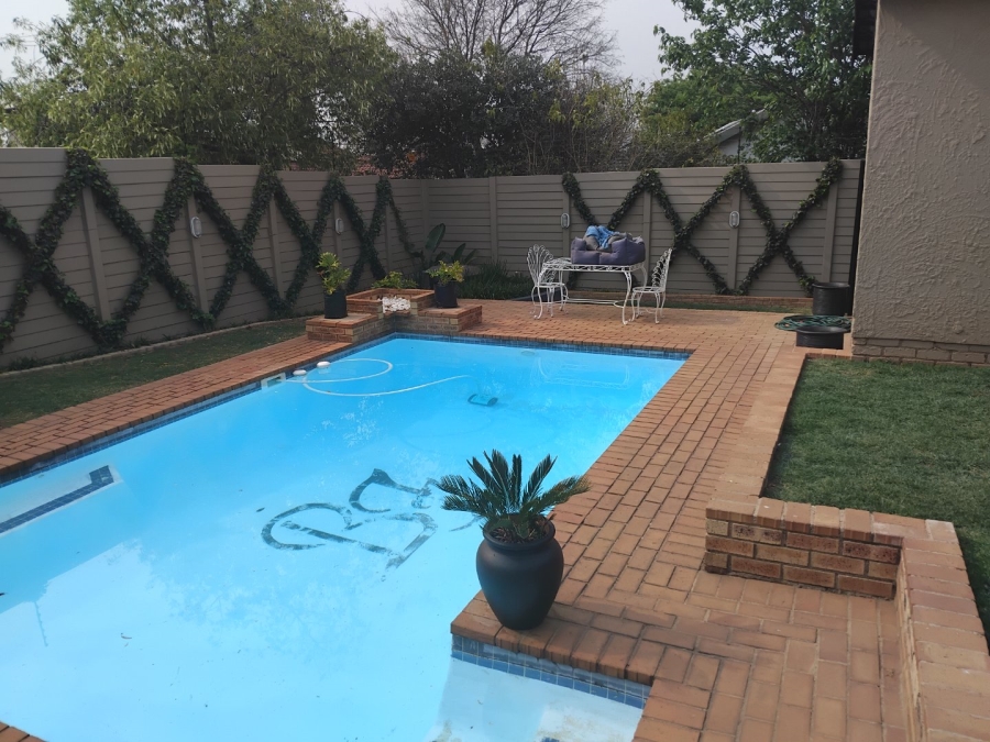 3 Bedroom Property for Sale in Dawnview Gauteng