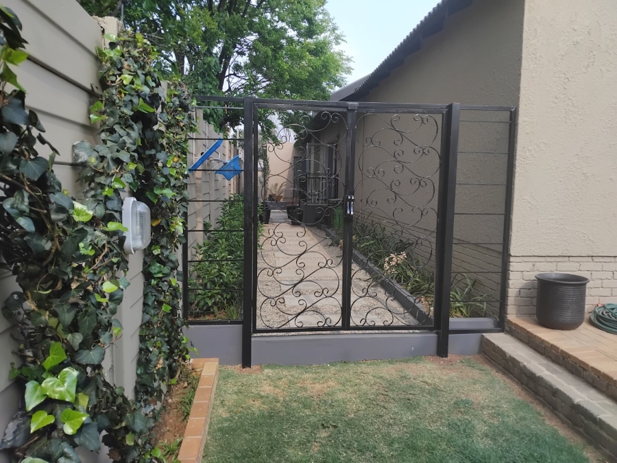 3 Bedroom Property for Sale in Dawnview Gauteng