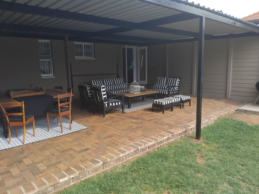 3 Bedroom Property for Sale in Dawnview Gauteng