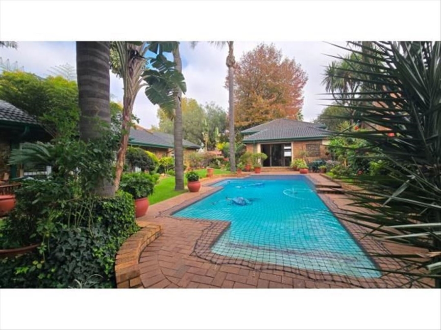 4 Bedroom Property for Sale in Glen Marais Gauteng