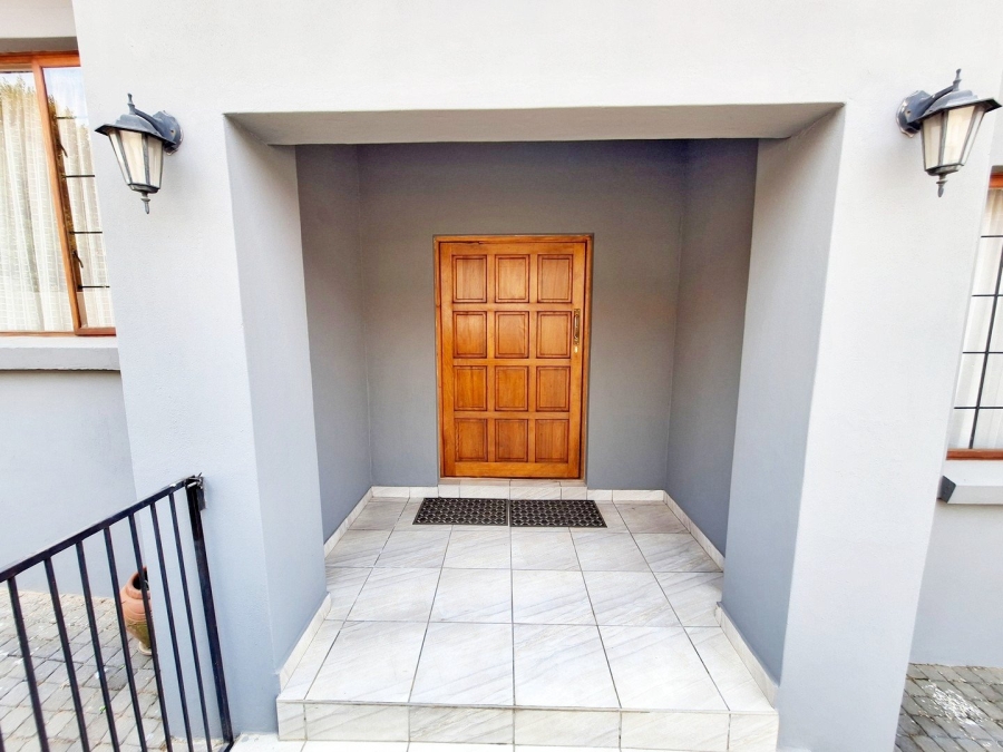 4 Bedroom Property for Sale in Thatchfield Estate Gauteng