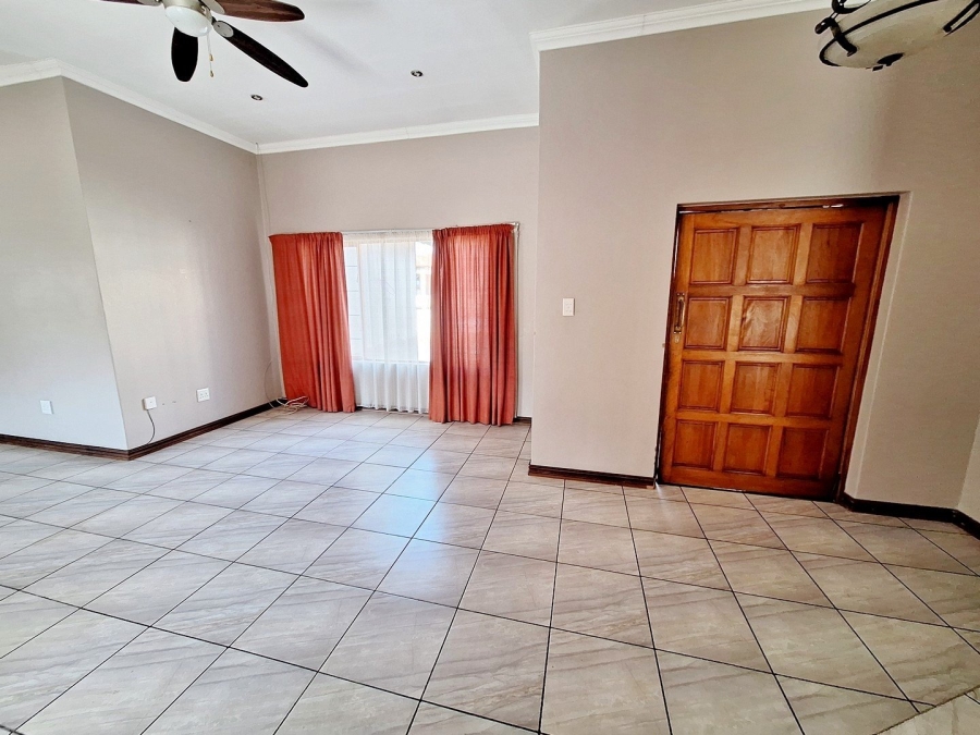 4 Bedroom Property for Sale in Thatchfield Estate Gauteng