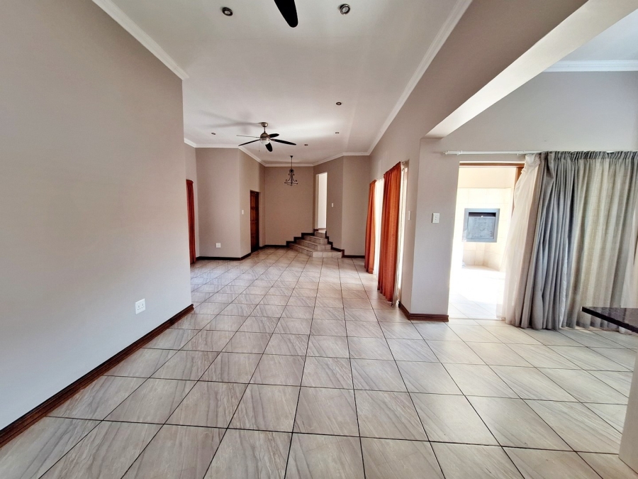 4 Bedroom Property for Sale in Thatchfield Estate Gauteng