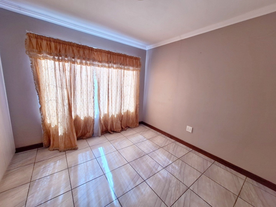 4 Bedroom Property for Sale in Thatchfield Estate Gauteng