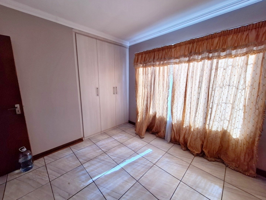 4 Bedroom Property for Sale in Thatchfield Estate Gauteng