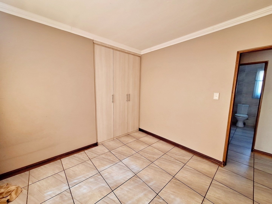 4 Bedroom Property for Sale in Thatchfield Estate Gauteng