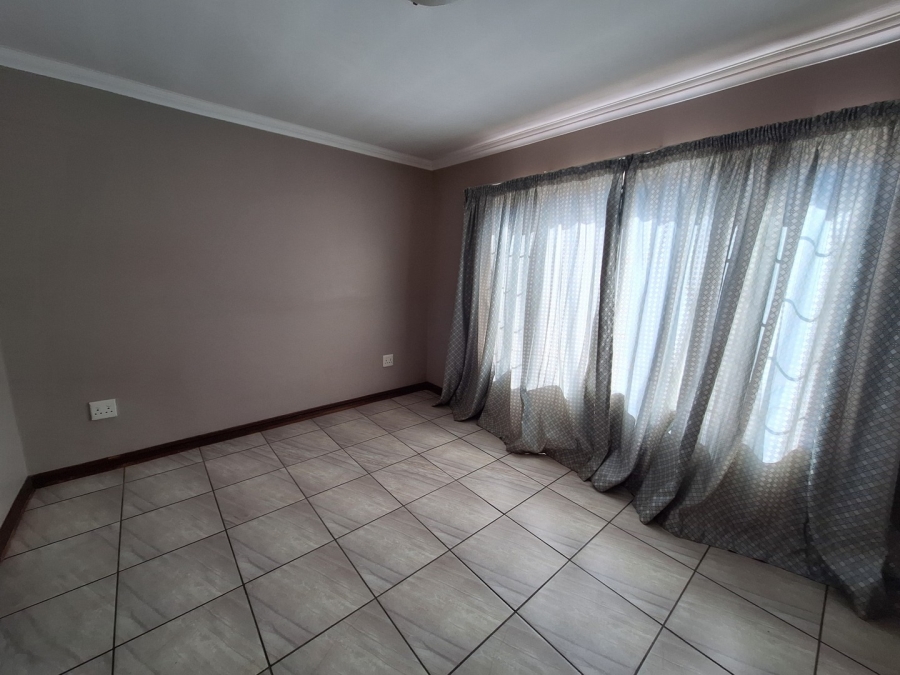 4 Bedroom Property for Sale in Thatchfield Estate Gauteng