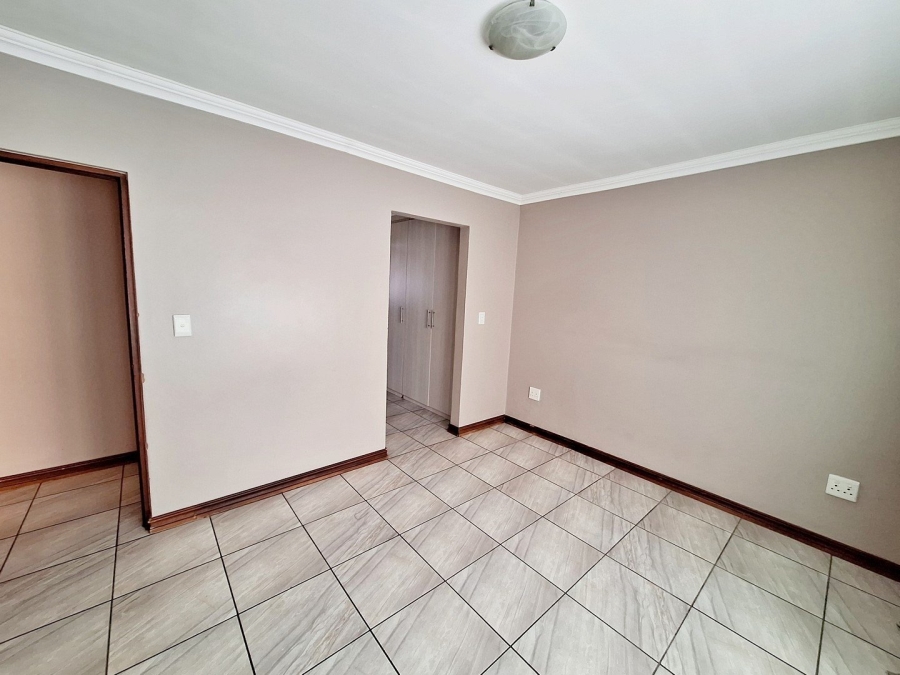 4 Bedroom Property for Sale in Thatchfield Estate Gauteng
