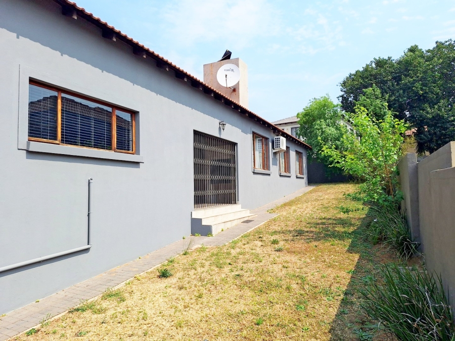 4 Bedroom Property for Sale in Thatchfield Estate Gauteng