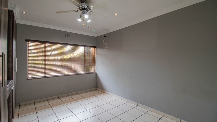 3 Bedroom Property for Sale in Bonaero Park Gauteng
