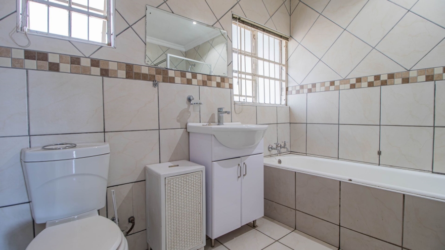 3 Bedroom Property for Sale in Bonaero Park Gauteng