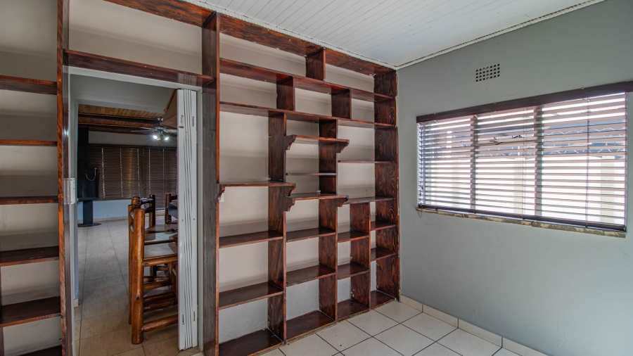 3 Bedroom Property for Sale in Bonaero Park Gauteng