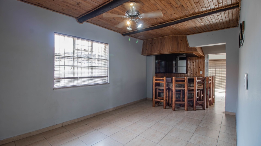 3 Bedroom Property for Sale in Bonaero Park Gauteng